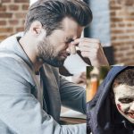 Despre Schadenfreude: Rădăcinile psihologice ale bucuriei provocate de suferința altora