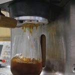 Cafeaua Viitorului: Revoluția Măcinării prin Unde Sonore și Impactul Asupra Consumatorilor