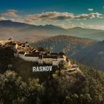 Transformarea Râșnovului: De la un oraș în declin la o destinație turistică înfloritoare sub conducerea lui Adrian Veștea