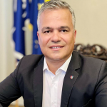 Adrian Veștea: O Nouă Etapă în Politica Românească și Preluarea Programului de Guvernare al lui Ilie Bolojan