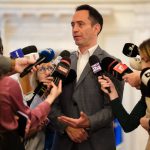 Tensiuni Politice în Coaliția de Guvernare: UDMR și Dilema Susținerii Premierului Adrian Veștea