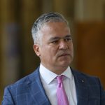 Adrian Veștea și Provocările Guvernării: O Analiză a Programului și a Tensiunilor Politice