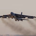 Tragedie aviatică la baza militară Edwards: Un B-52 se prăbușește în timpul unei misiuni de testare